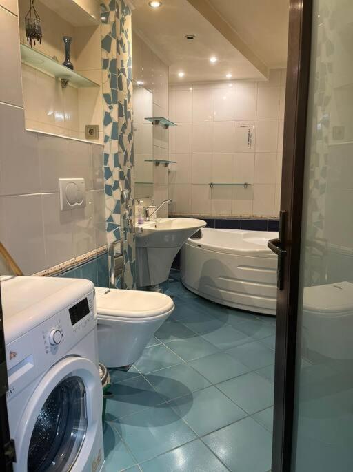 Apartament Theta- Langa Centru, Cada Hidromasaj スチャヴァ エクステリア 写真